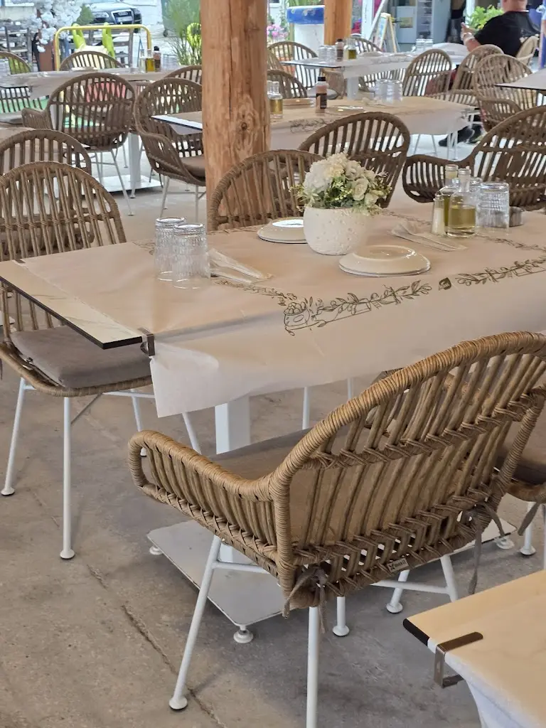 Taverna LEMONS BBQ & GRILL_Keramotí_slider_image_1