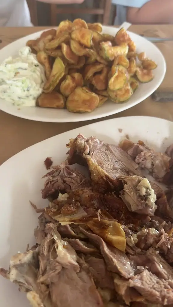 Oi Meraklides_Kimméria_slider_image_2