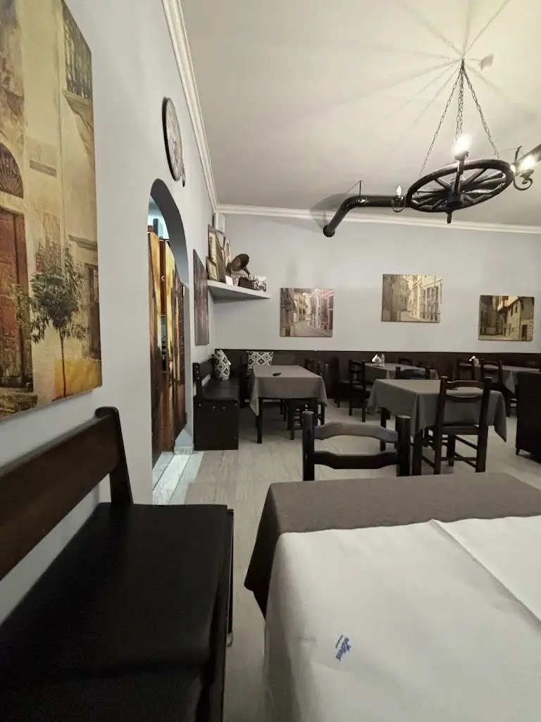 Ayhan_Kimméria_slider_image_1