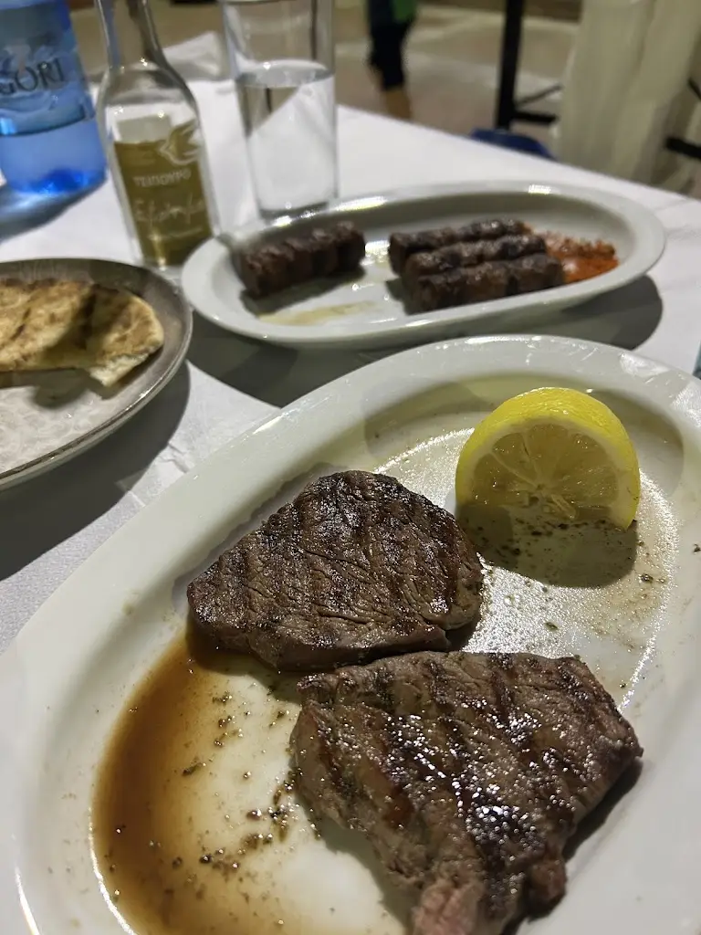 Ayhan_Kimméria_slider_image_2