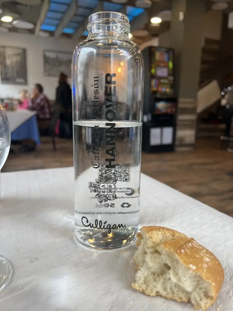 Crete Isaakidou_Synantēsē_Krinídes_reseña