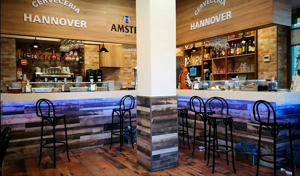 Synantēsē Restaurant in Krinídes