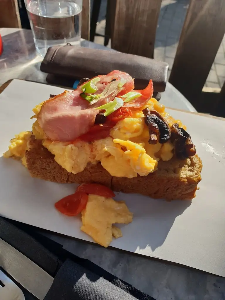 Menü_Tsalapeteinos_Kavála_Bild_5