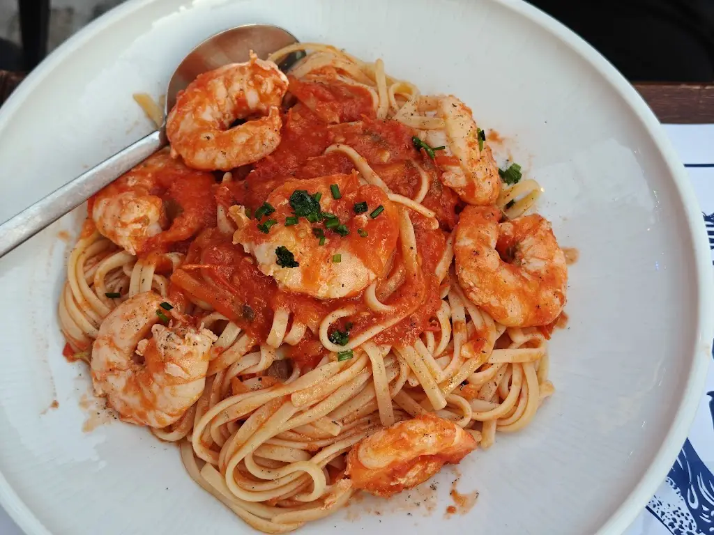 LILIAKU_Mermaids And Guys_Kavála_review