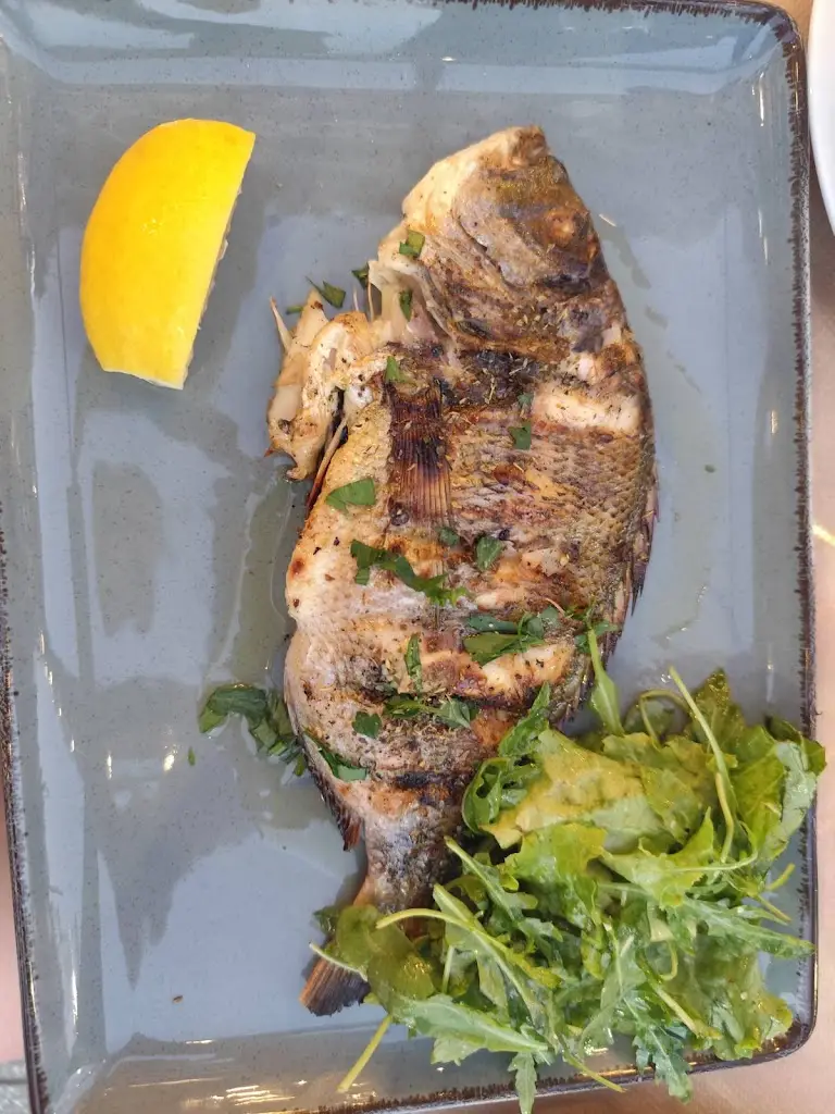 Петър Драганов_To Limani_Kavála_Bewertung