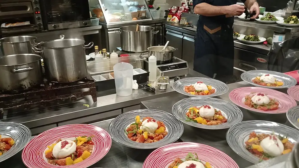 Scenario_Komotiní_slider_image_2