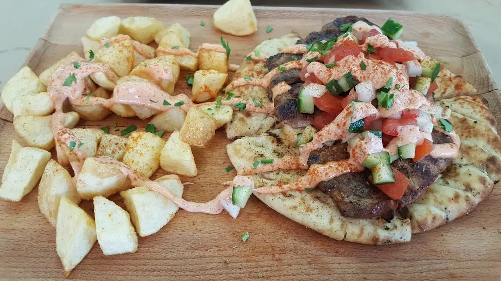 Julia Vaklin_το Κουτί_Komotiní_recensione