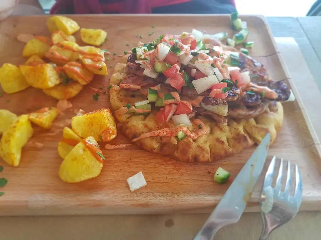 Georgios Sarafidis_το Κουτί_Komotiní_recensione