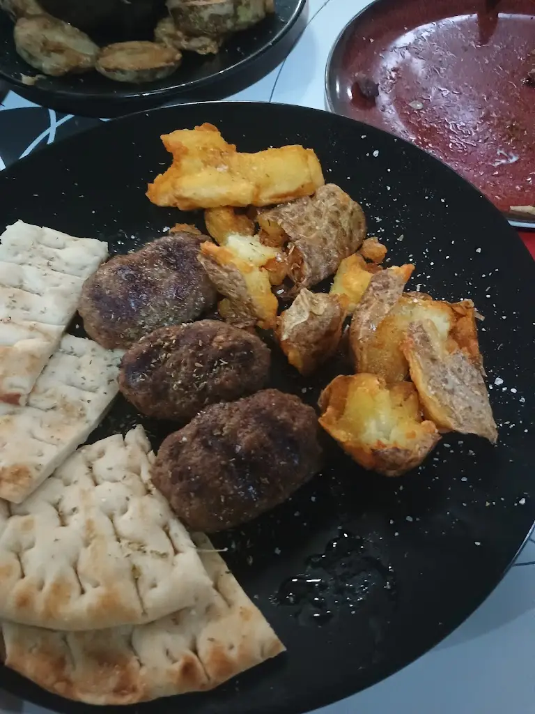 Aylin Arif-Diker_Ταβέρνα Γλυκάνισος_Komotiní_Bewertung