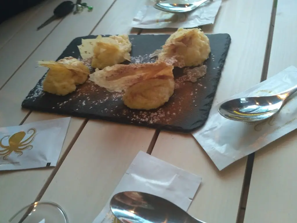 Evgenia Kontopoulou_Sea Bar_Ilioúpoli_avis