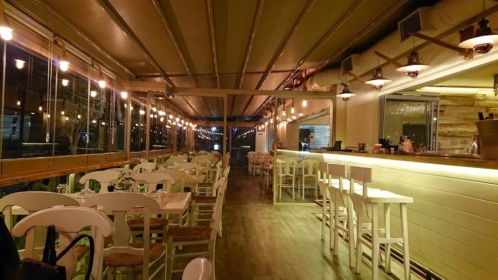 Sea Bar Restaurant in Ilioúpoli