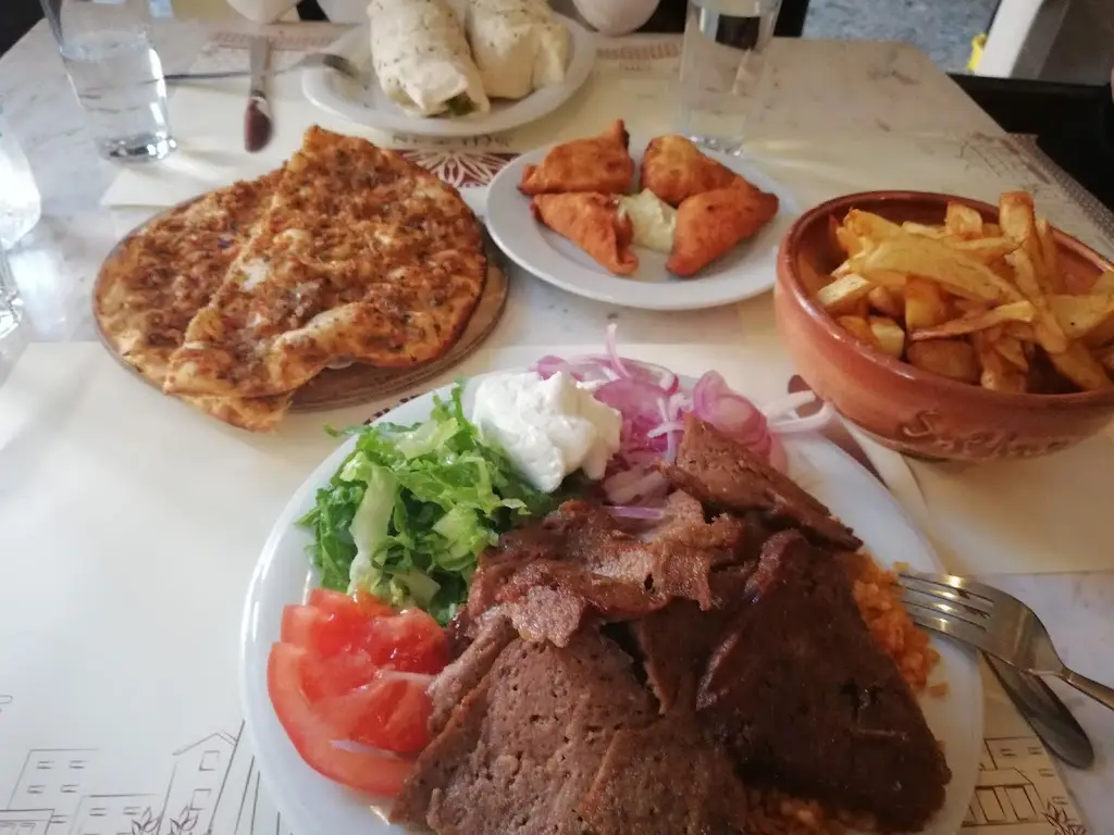 Eleni K_Ρεφενέ_Komotiní_Bewertung