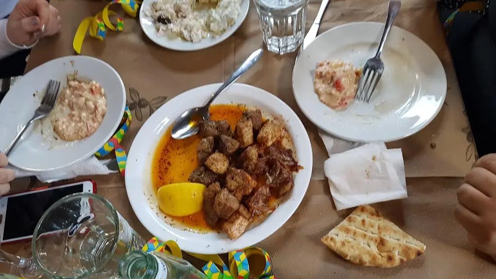 Menü_Μπουφές Σταθμός_Komotiní_Bild_9