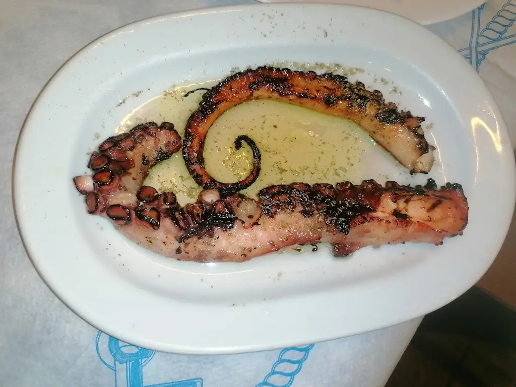 Menü_ΨΑΡΟΤΑΒΕΡΝΑ ΤΟ ΣΤΕΚΙ to Steki_Kyprínos_Bild_5