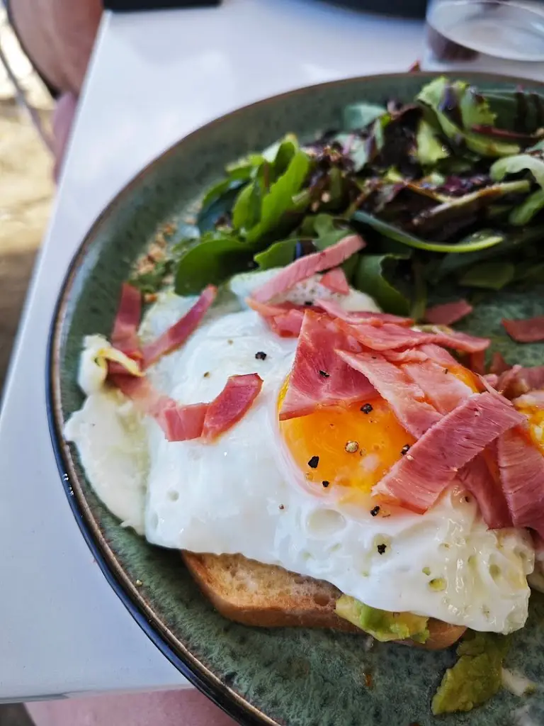 Marina kou_HUG ME Kythnos (breakfast, brunch, pizza & cocktails)_Kyprínos_Bewertung