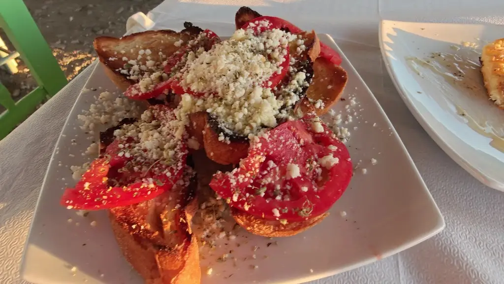 Arapis Restaurant_Kyprínos_slider_image_2