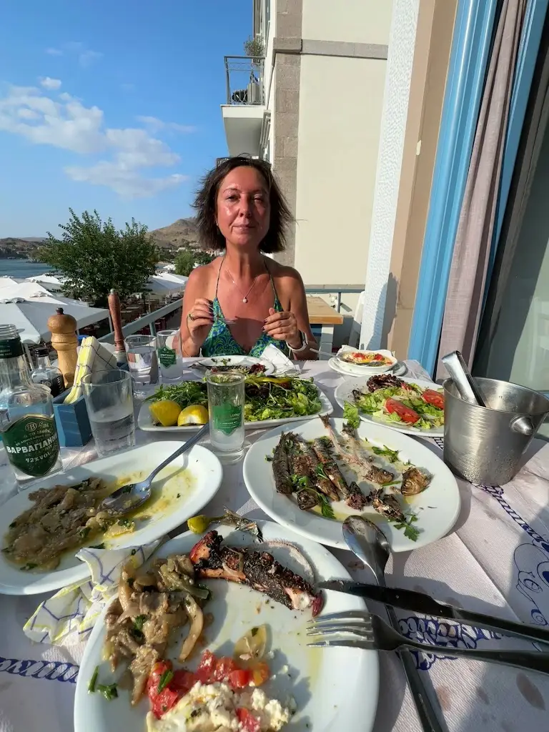 Tavern Kosmos_Lemnos_slider_image_2