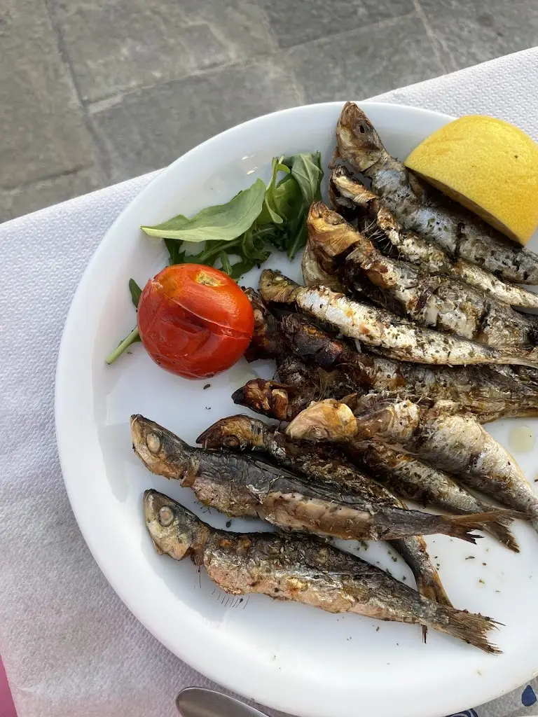 Sara Jensen_Εξέχων Greek Tavern_Lemnos_review