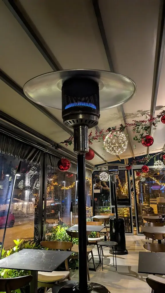 Leonardos Roussos_Ether Athens_Ilioúpoli_review