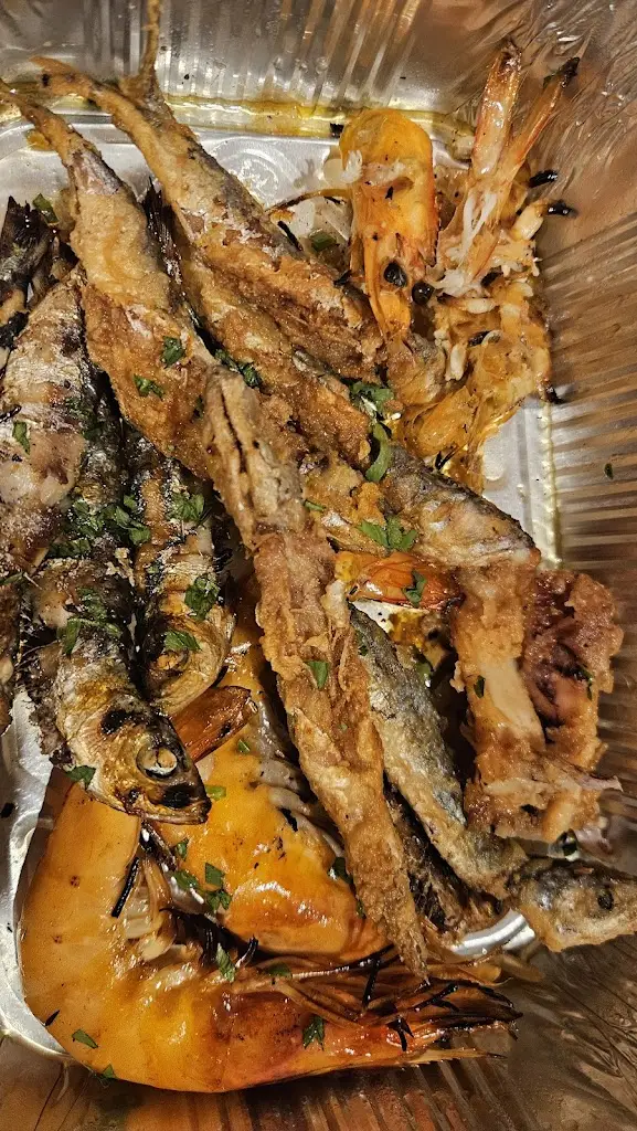 Ina Shehu_Taverna Agistri_Limenária_reseña