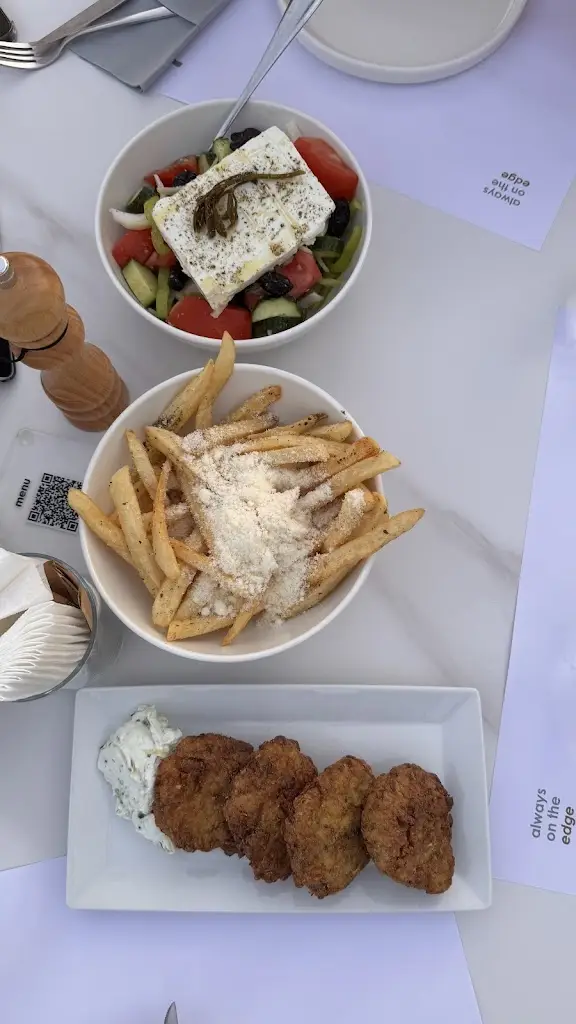 Zümer Pabuçcu_Vanilla Restobar - Roof_Limenária_Bewertung