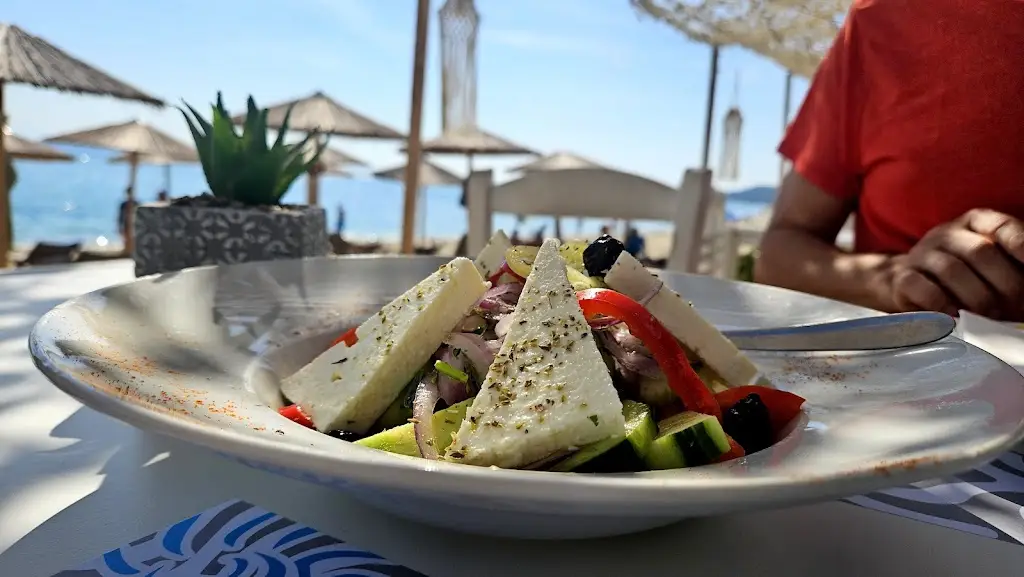 Nicolaescu Lucretia_Rodolfo's Restaurant Bar_Limenária_review