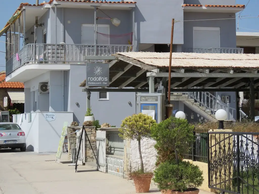 Emil Ratelov_Rodolfo's Restaurant Bar_Limenária_review