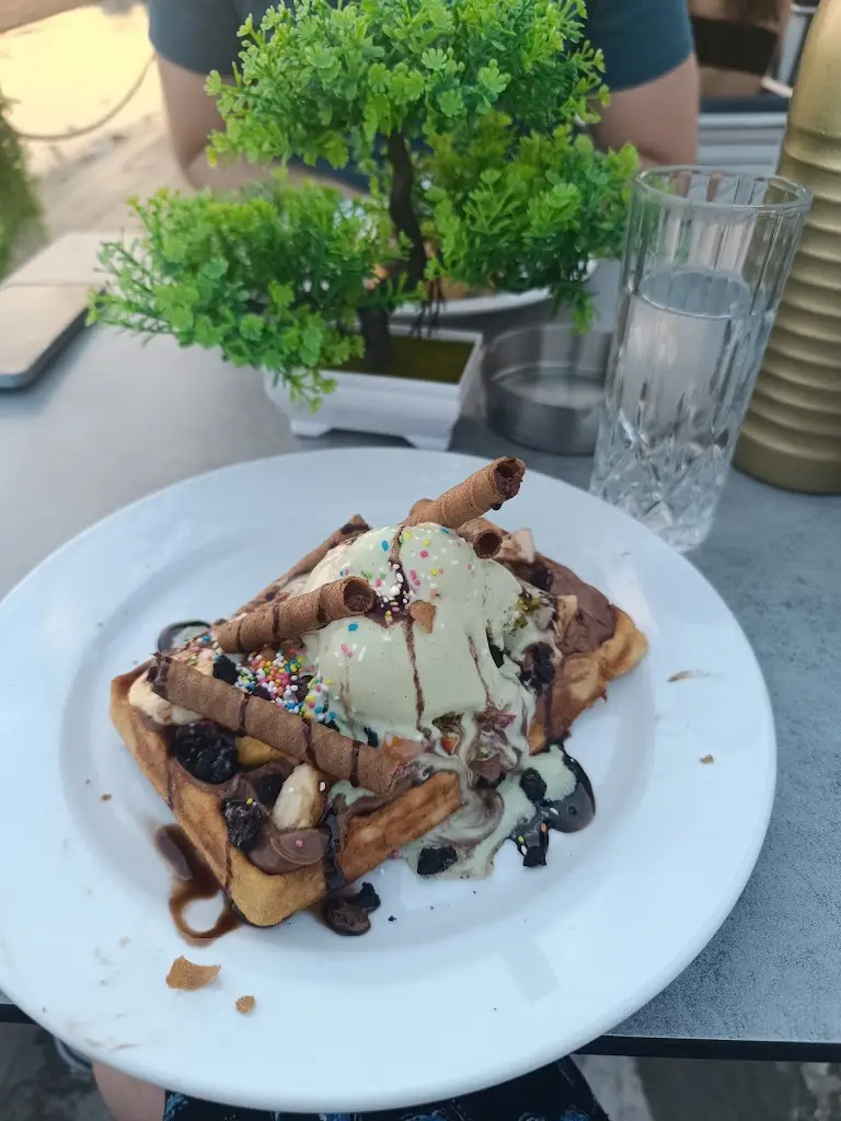 Jasna Knezevic_Mplionis_Limenária_Bewertung