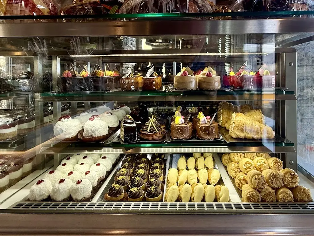 Mplionis_Limenária_slider_image_1