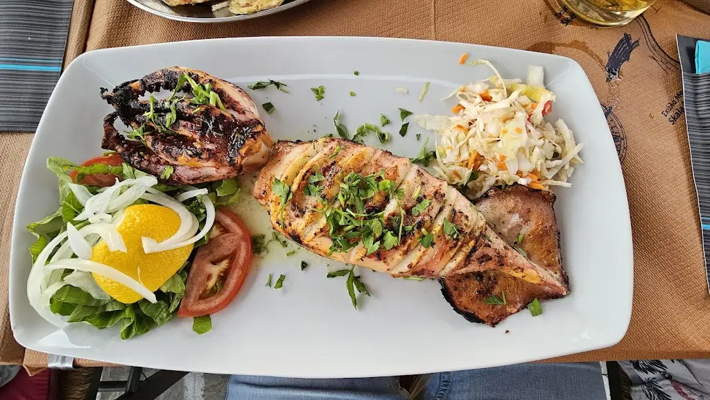 Mihai Canciu_NISOS Greek cuisine_Limenária_Bewertung