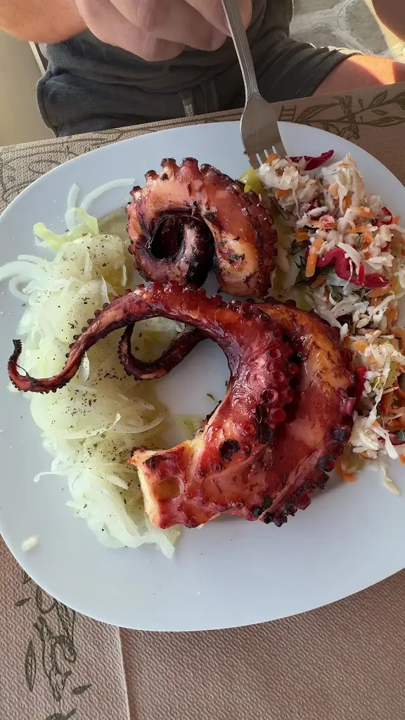 NISOS Greek cuisine_Limenária_slider_image_2