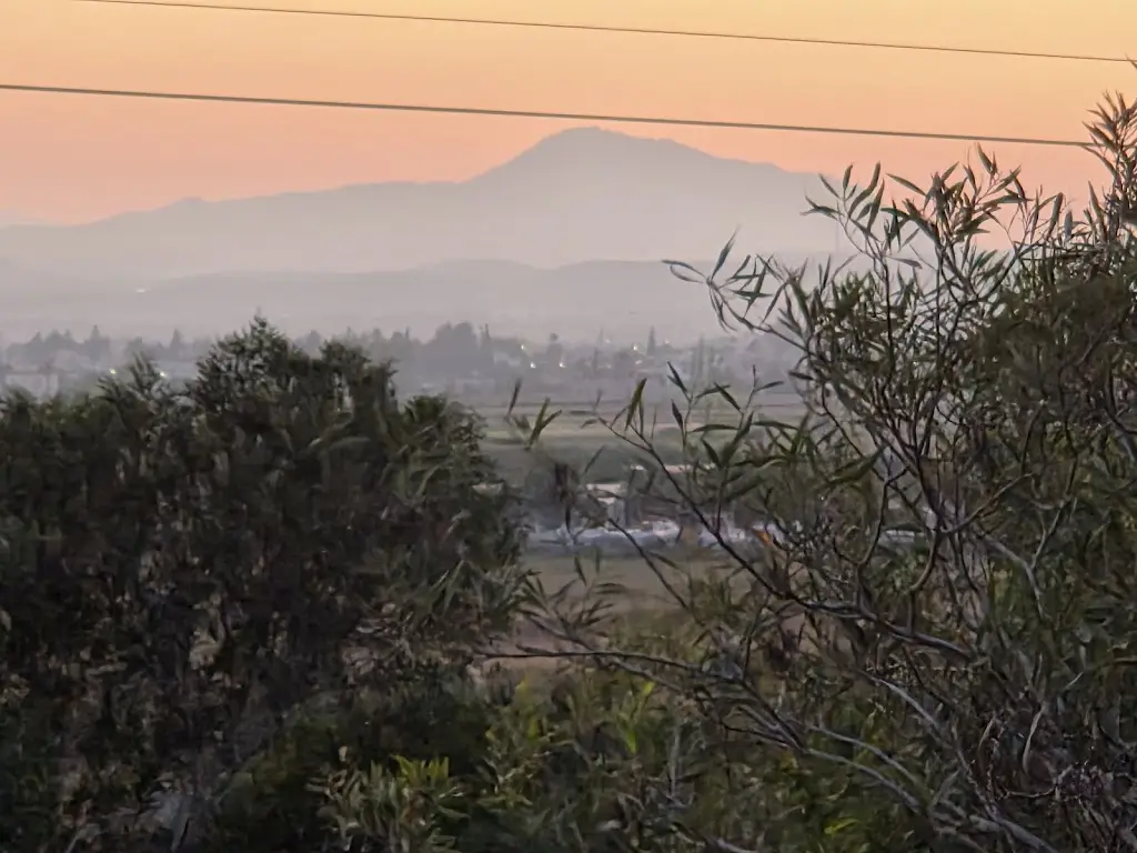 Alan Burns_KALDERIMI_Lesbos_review