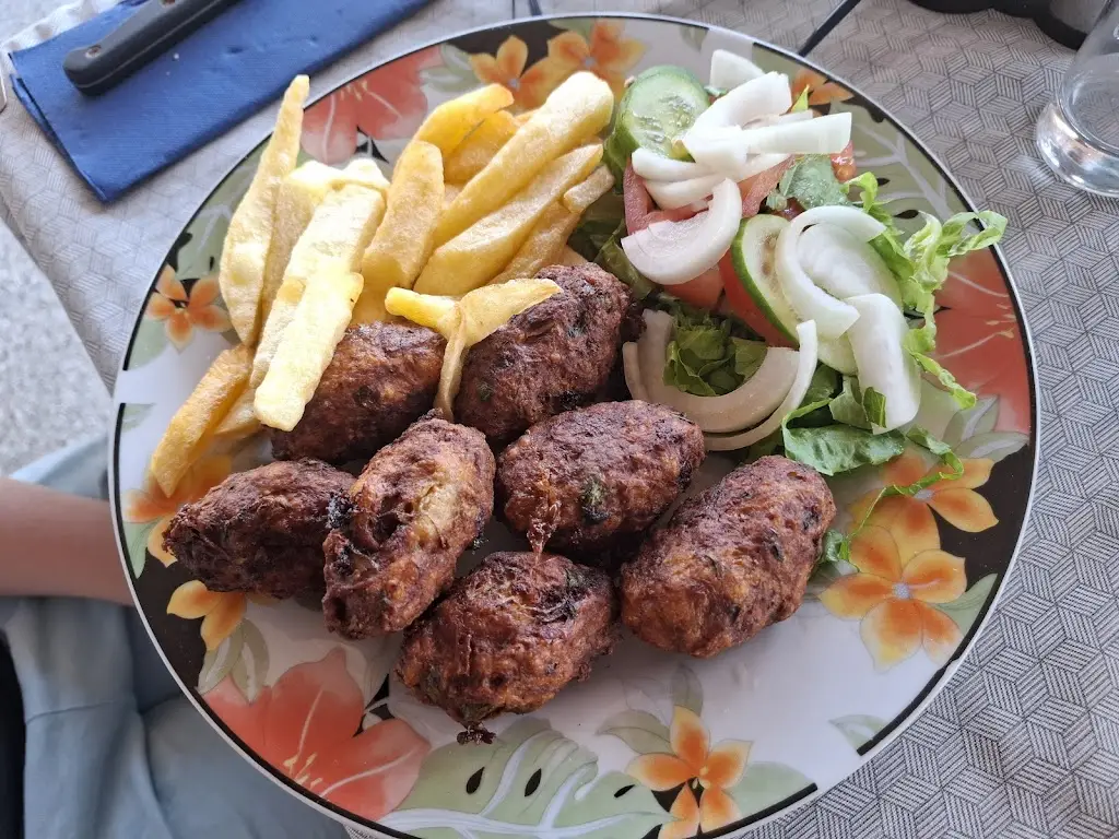 CAPRICE KITCHEN BAR_Lesbos_slider_image_2