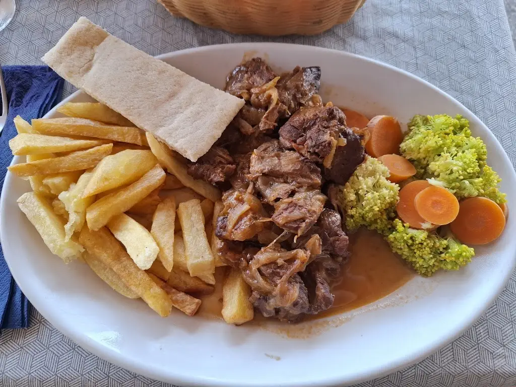 CAPRICE KITCHEN BAR_Lesbos_slider_image_3