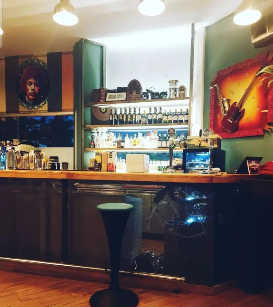 Απλά Εδώ Μεζεδοπωλείο Ηλιούπολη_Ilioúpoli_slider_image_1