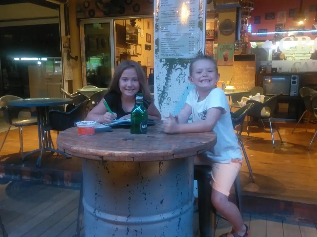 sue Jones_Omega Food & Bar_Lesbos_review