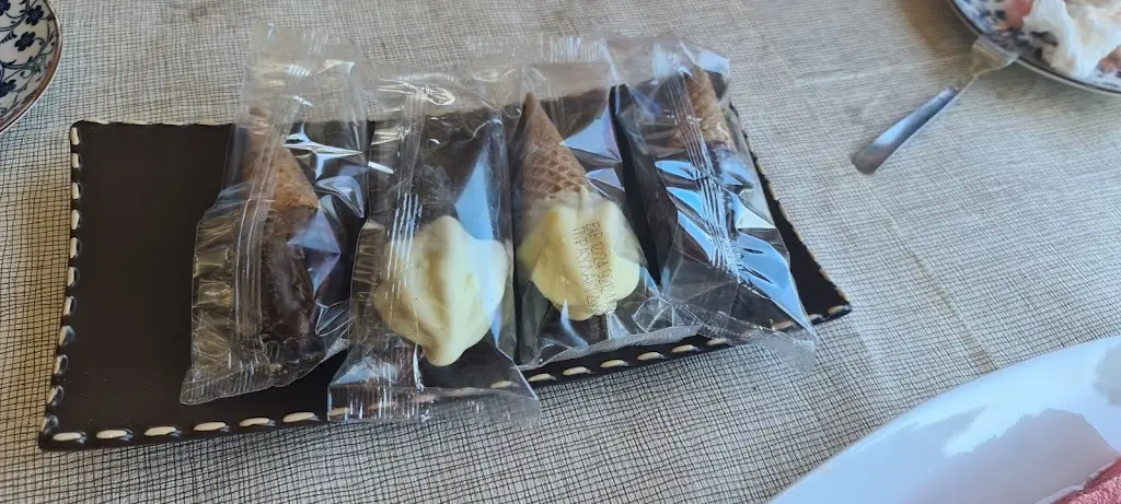 Cati_Malathra Restaurant_Lesbos_review