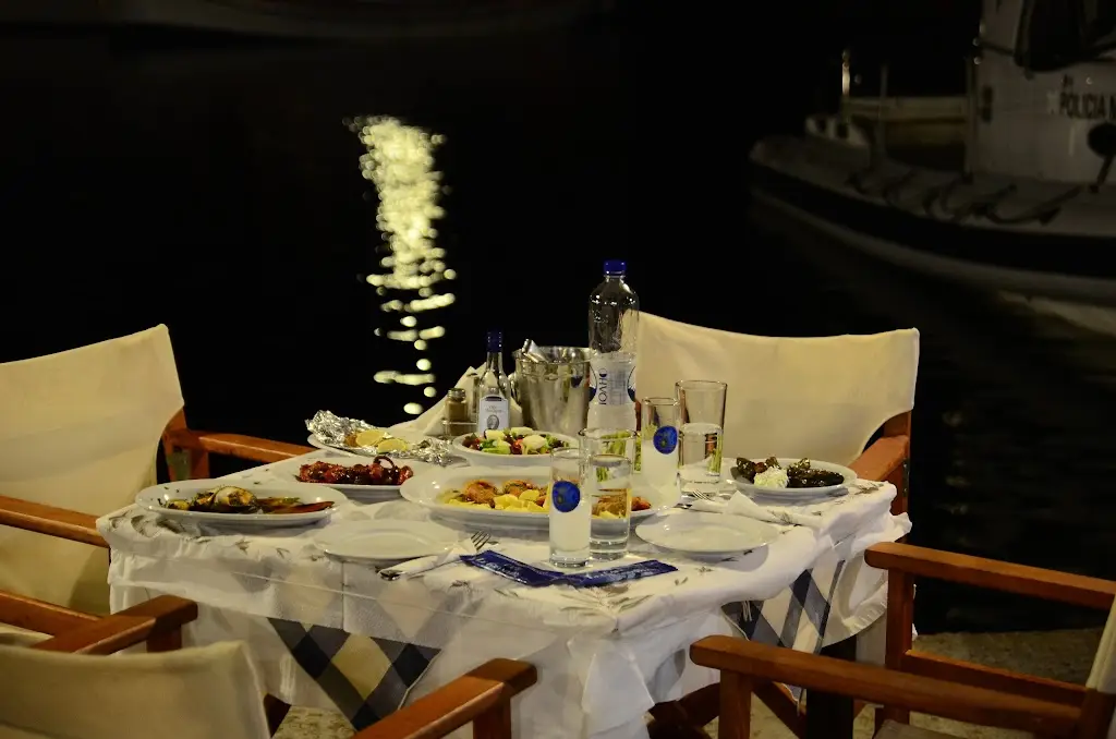 Le Grand Bleu_Lesbos_slider_image_1