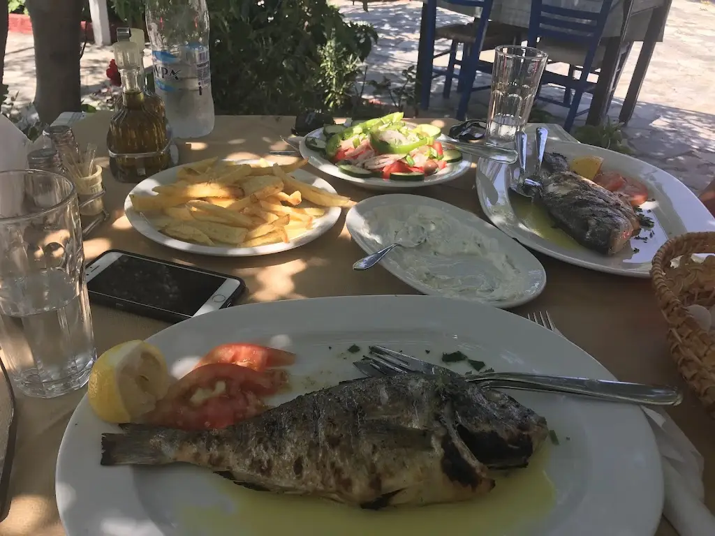 Wendy Lees_Efthalou restaurant_Lesbos_avis