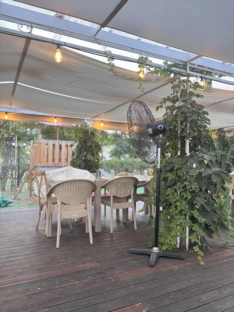 Лора Петрова_Inoi Beach Bar Restaurant_Néa Karváli_Bewertung