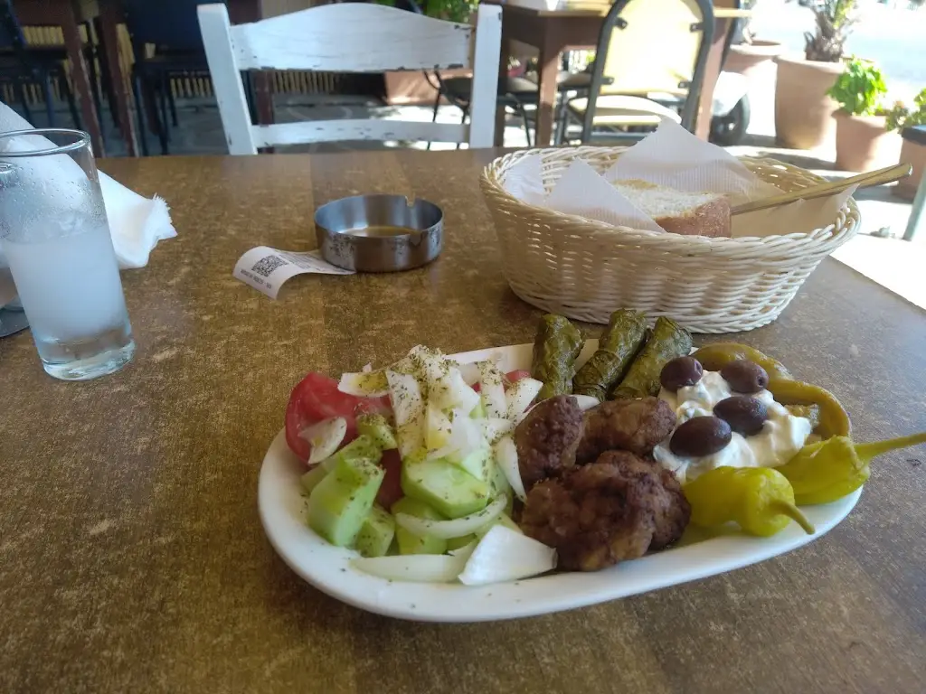 Thibault Dupuy_Ταβέρνα Μαρια_Néa Karváli_Bewertung