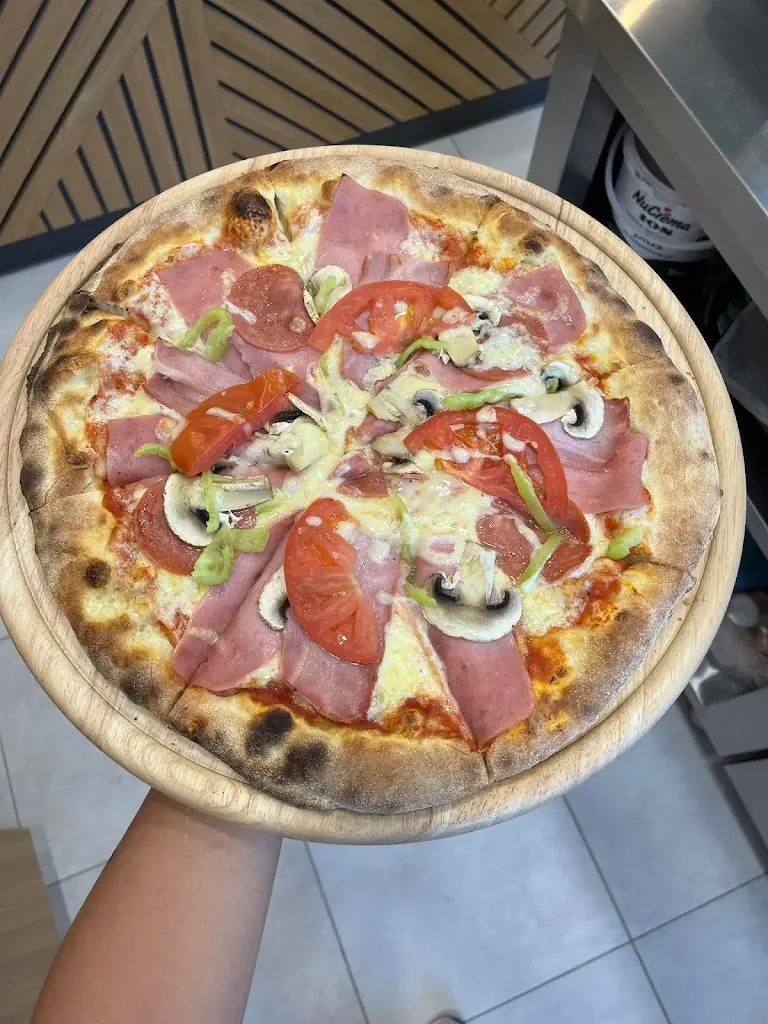 Menü_Delizioso Pizzeria Classica_Néa Karváli_Bild_3
