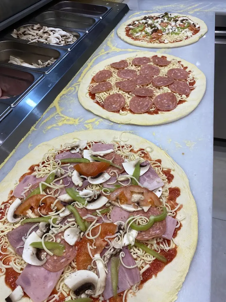 Delizioso Pizzeria Classica Restaurant in Néa Karváli