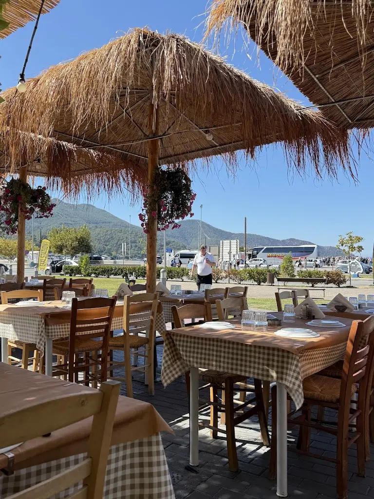 Karas restaurant_Néa Karyá_slider_image_3