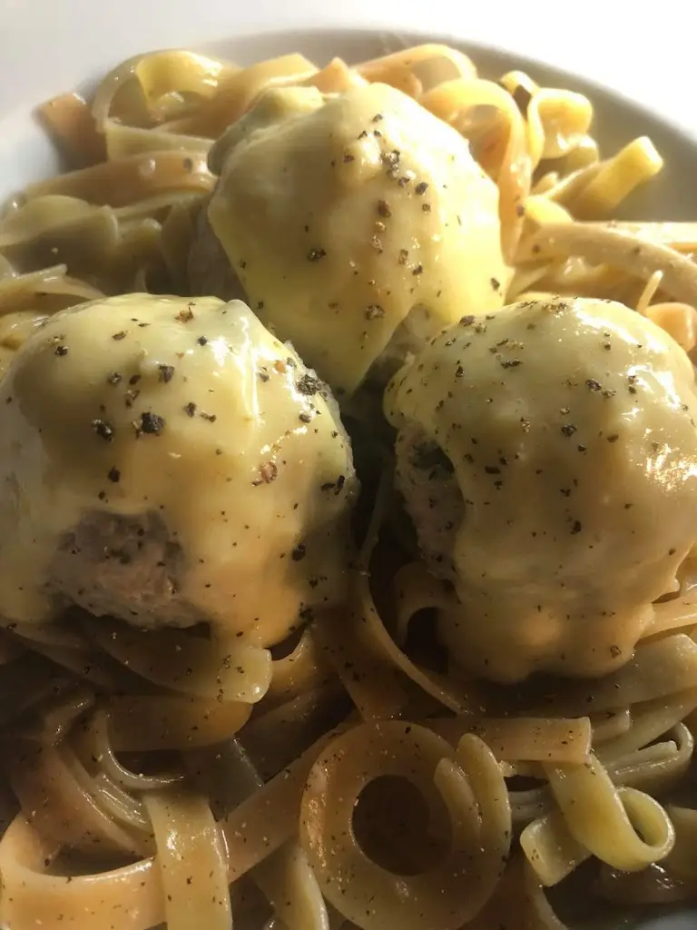 Lola_Irákleio_slider_image_2