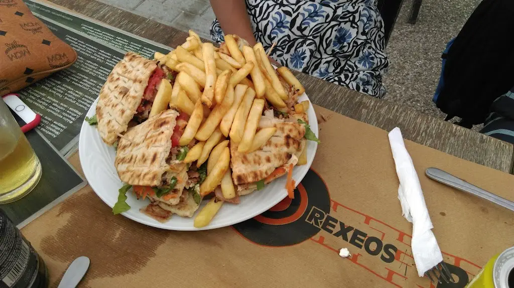 Menü_Edem Cafe Pizza_Néa Péramos_Bild_9