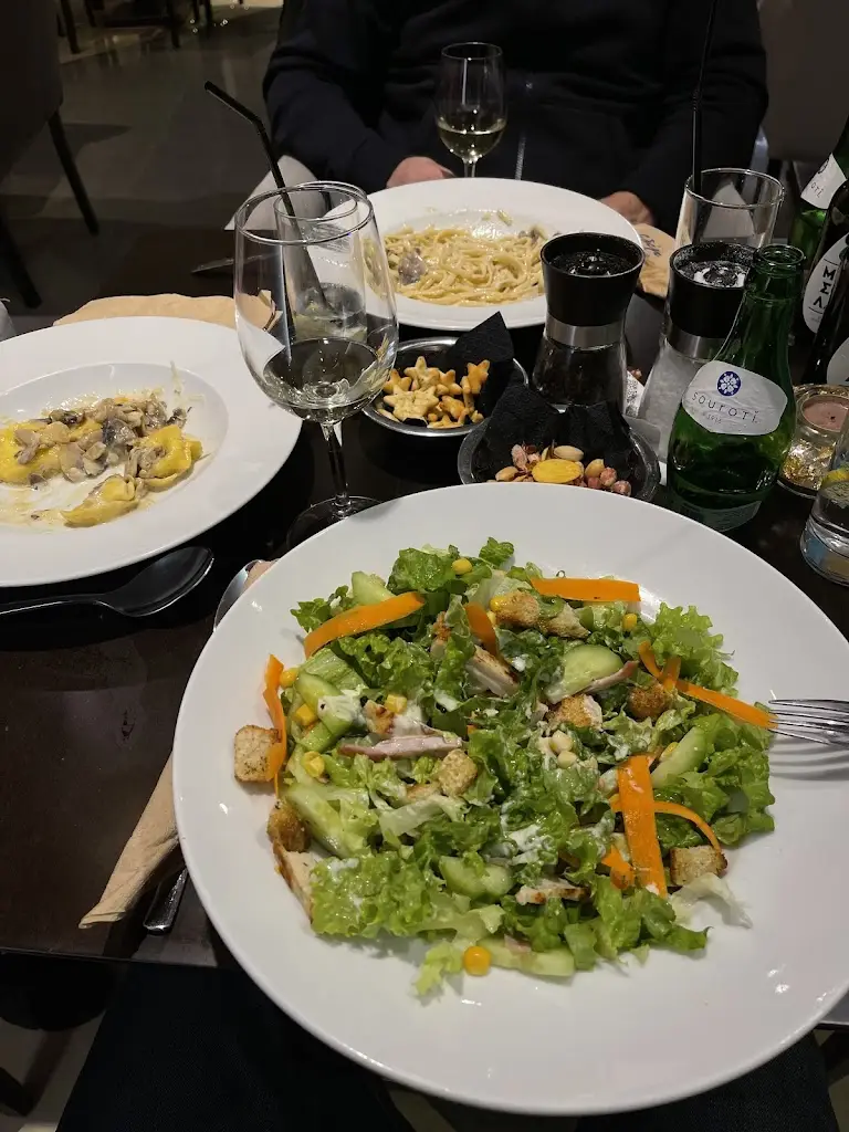 Victor_Edem Cafe Pizza_Néa Péramos_Bewertung