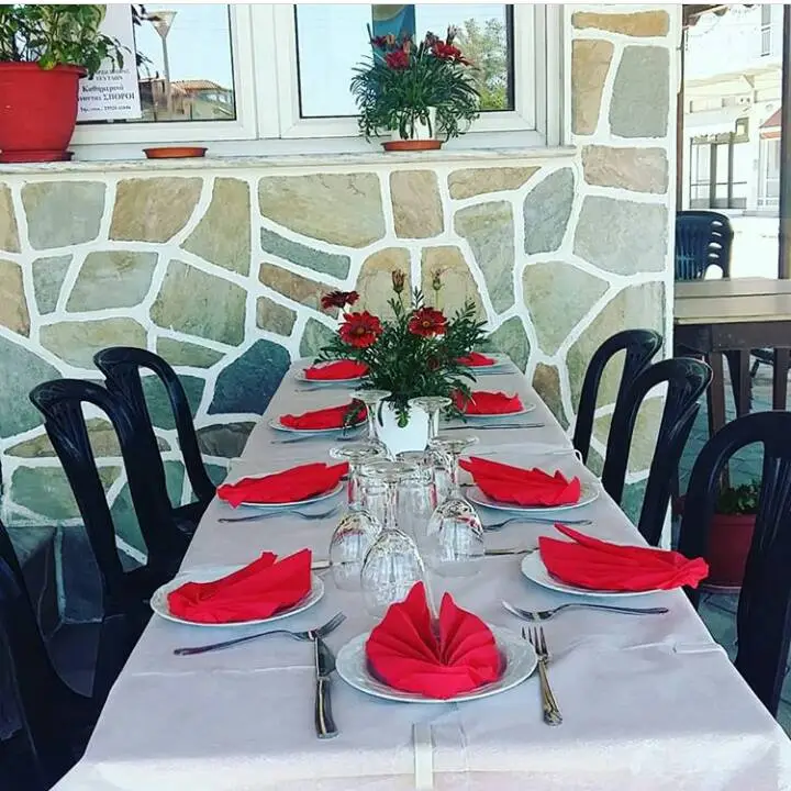 Barbecue restaurant "O Kavuras" Restaurant in Néa Výssa