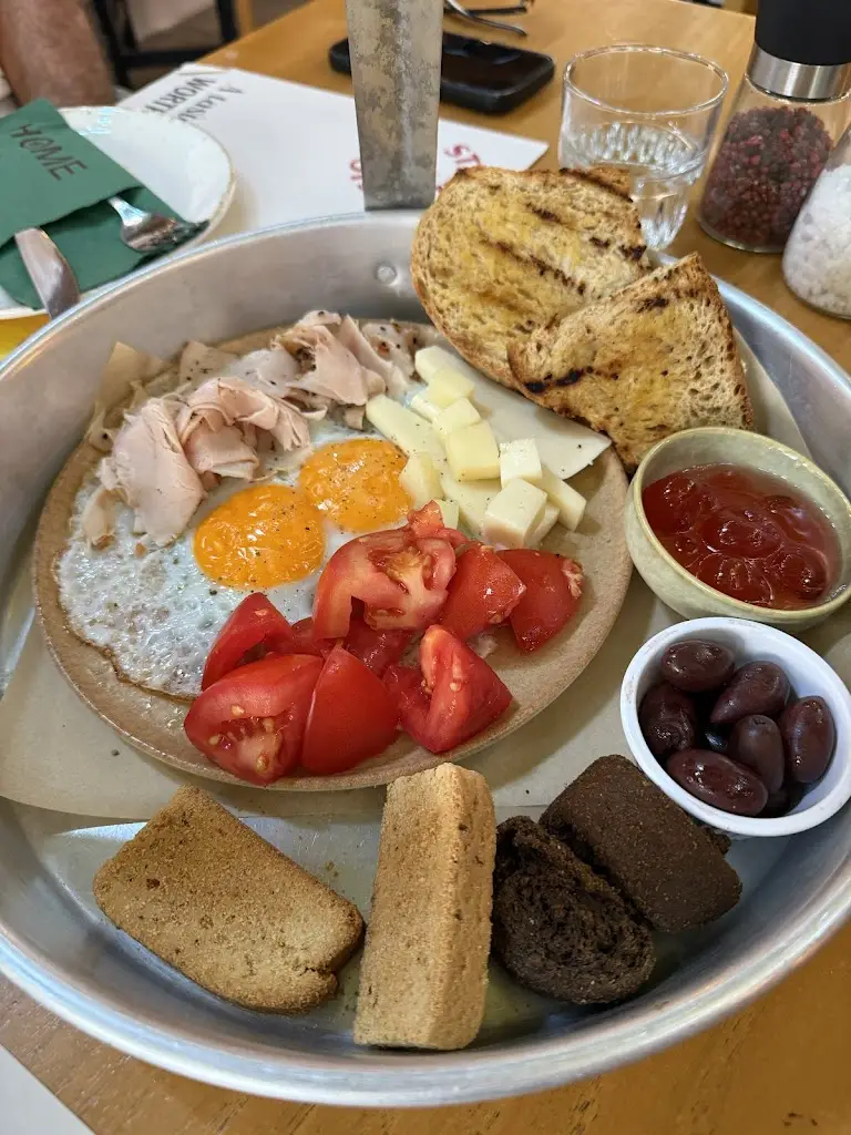 Ceyda Kırbaş_Home #itsafeeling_Mytilene_review