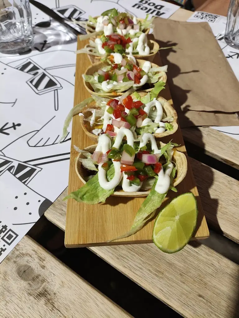 Menu_Alley dog_Mytilene_image_5